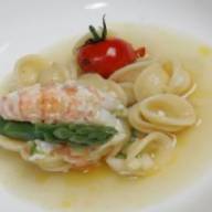 Orecchiette, verdurine e scampi